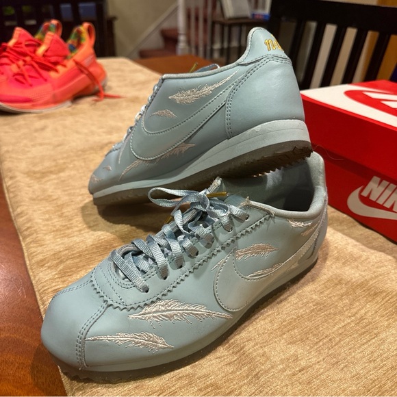 Nike Cortez Baby Blue Feather RARE Size 7 Women - Picture 3 of 10